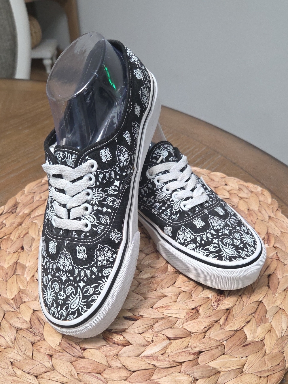 Vans Authentic Star Wars Stormtrooper Bandana Women 8.5 Rare EUC